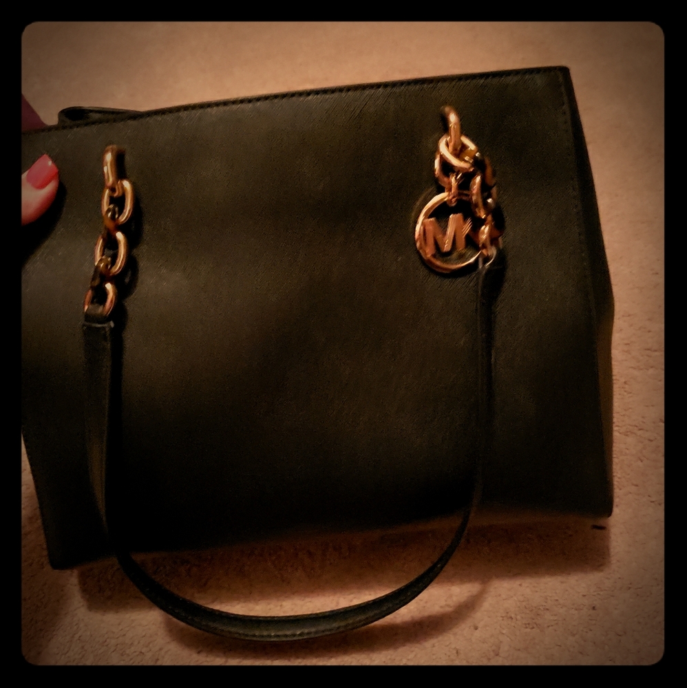 Michael kors purse.